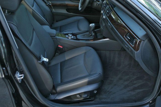 2011 BMW 3 Series 328i xDrive Sedan - 10796108 - 41