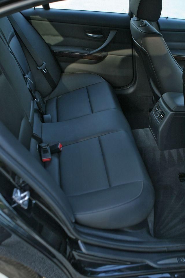 2011 BMW 3 Series 328i xDrive Sedan - 10796108 - 43