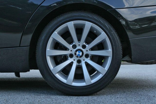 2011 BMW 3 Series 328i xDrive Sedan - 10796108 - 4