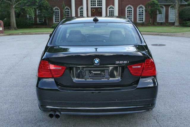 2011 BMW 3 Series 328i xDrive Sedan - 10796108 - 8