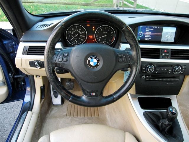 2011 BMW 3 Series 335i - 21656898 - 15