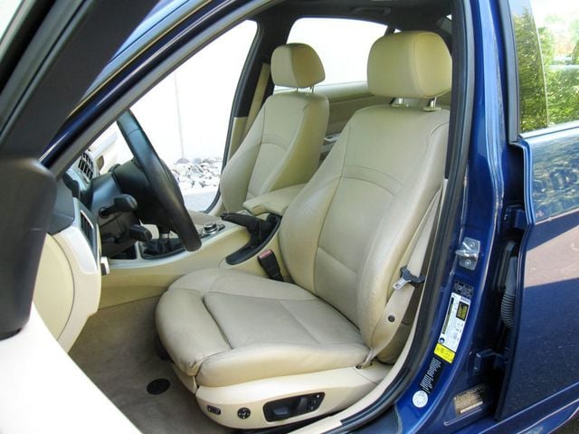 2011 BMW 3 Series 335i - 23034911 - 18