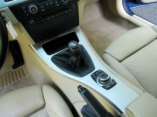 2011 BMW 3 Series 335i - 23034911 - 21
