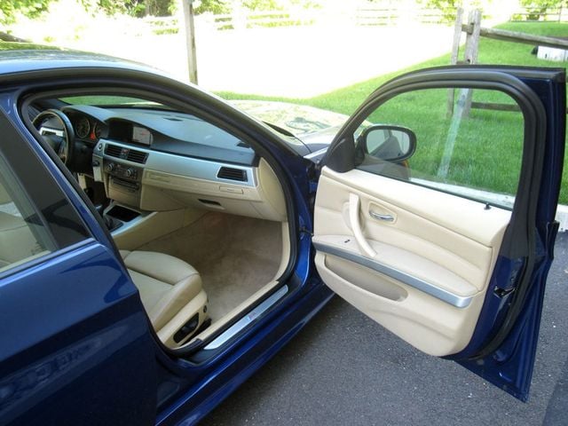 2011 BMW 3 Series 335i - 23034911 - 22