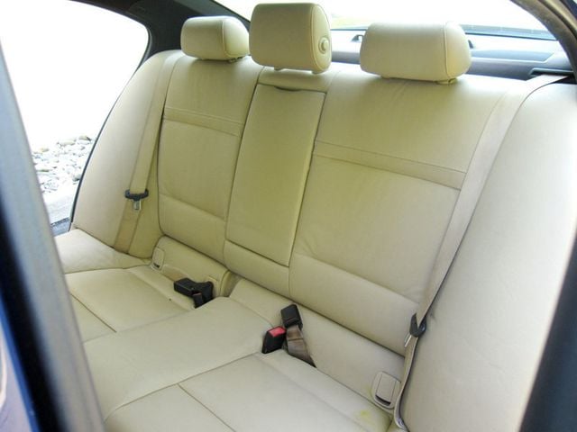 2011 BMW 3 Series 335i - 23034911 - 29