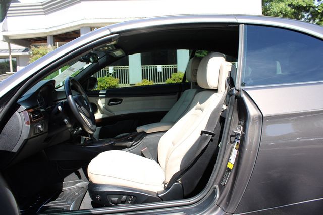 2011 BMW 3 Series 335i - 23036496 - 11