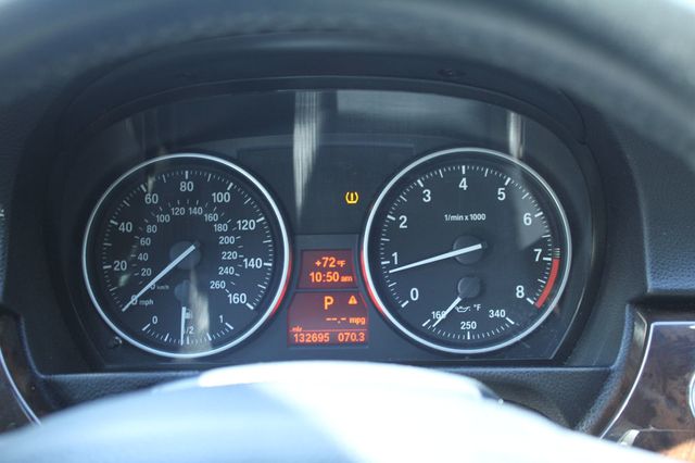 2011 BMW 3 Series 335i - 23036496 - 12