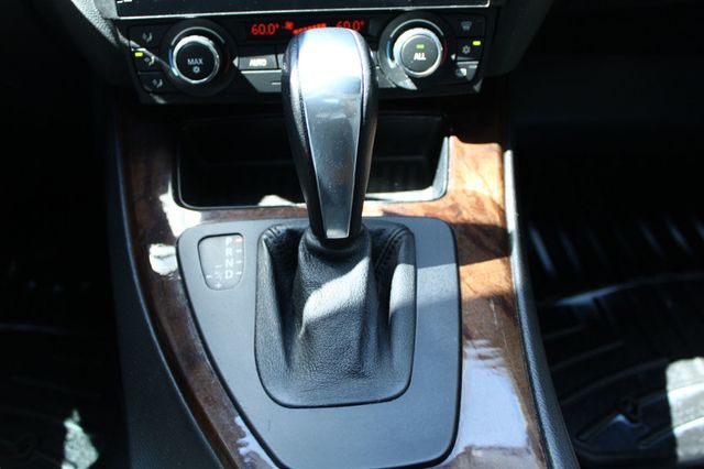 2011 BMW 3 Series 335i - 23036496 - 16