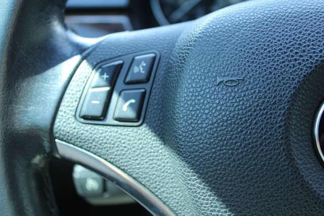 2011 BMW 3 Series 335i - 23036496 - 17