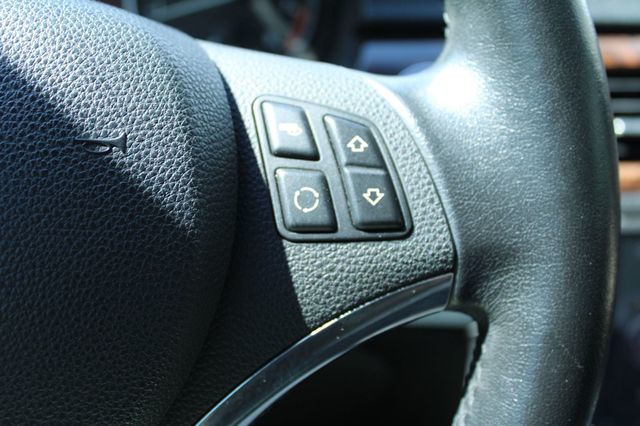 2011 BMW 3 Series 335i - 23036496 - 18