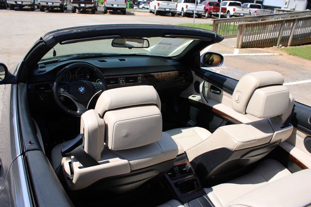 2011 BMW 3 Series 335i - 23036496 - 22