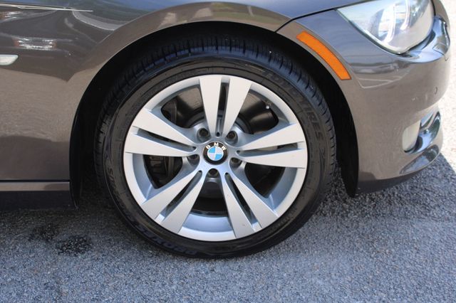 2011 BMW 3 Series 335i - 23036496 - 30