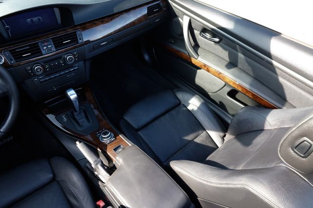 2011 BMW 3 Series 335i - 22955320 - 26