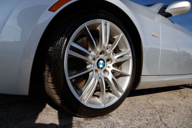 2011 BMW 3 Series 335i - 22955320 - 33