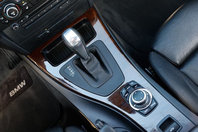 2011 BMW 3 Series 335i - 22955320 - 38