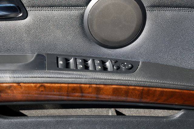 2011 BMW 3 Series 335i - 22955320 - 43