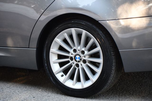 2011 BMW 3 Series 335i xDrive - 22976515 - 12