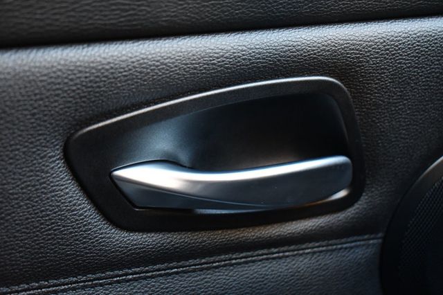 2011 BMW 3 Series 335i xDrive - 22976515 - 16