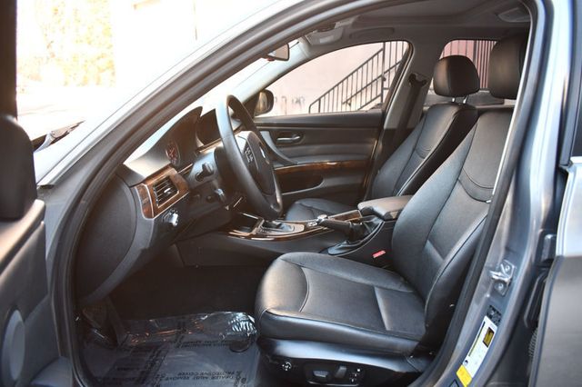 2011 BMW 3 Series 335i xDrive - 22976515 - 18