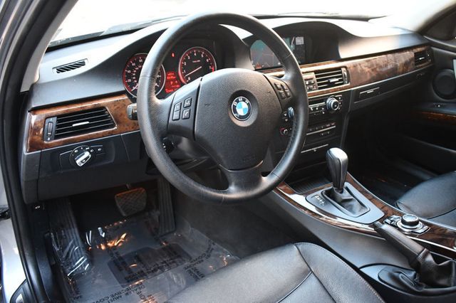 2011 BMW 3 Series 335i xDrive - 22976515 - 20
