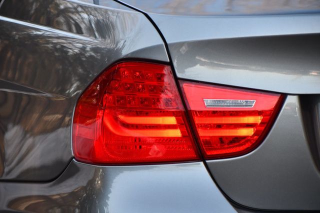 2011 BMW 3 Series 335i xDrive - 22976515 - 4