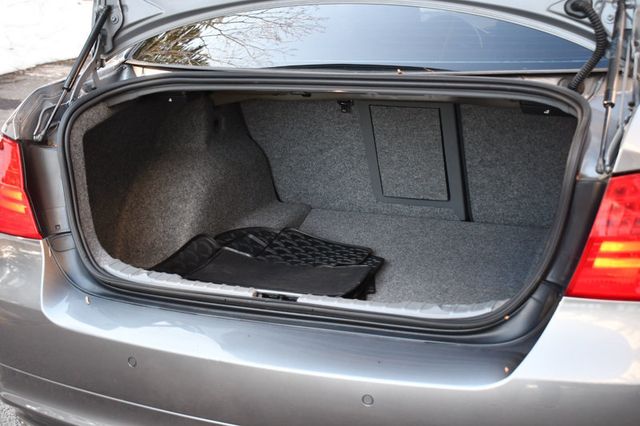 2011 BMW 3 Series 335i xDrive - 22976515 - 7