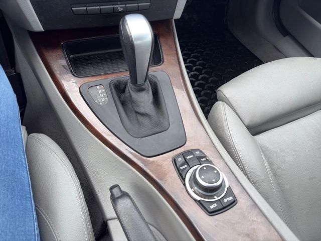 2011 BMW 3 Series 335i xDrive - 23016178 - 16