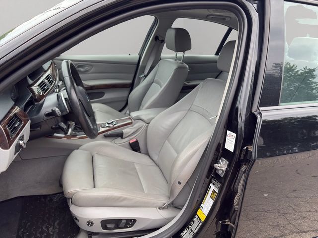 2011 BMW 3 Series 335i xDrive - 23016178 - 17