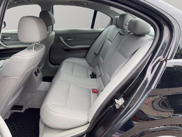 2011 BMW 3 Series 335i xDrive - 23016178 - 18