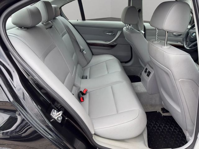 2011 BMW 3 Series 335i xDrive - 23016178 - 21