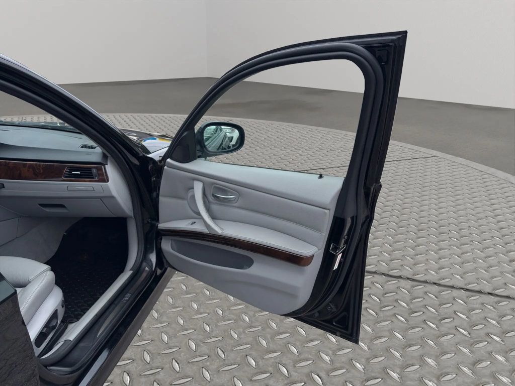 2011 BMW 3 Series 335i xDrive - 23016178 - 23