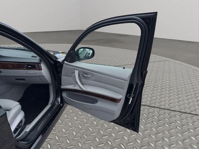 2011 BMW 3 Series 335i xDrive - 23016178 - 23
