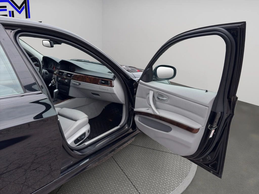 2011 BMW 3 Series 335i xDrive - 23016178 - 25