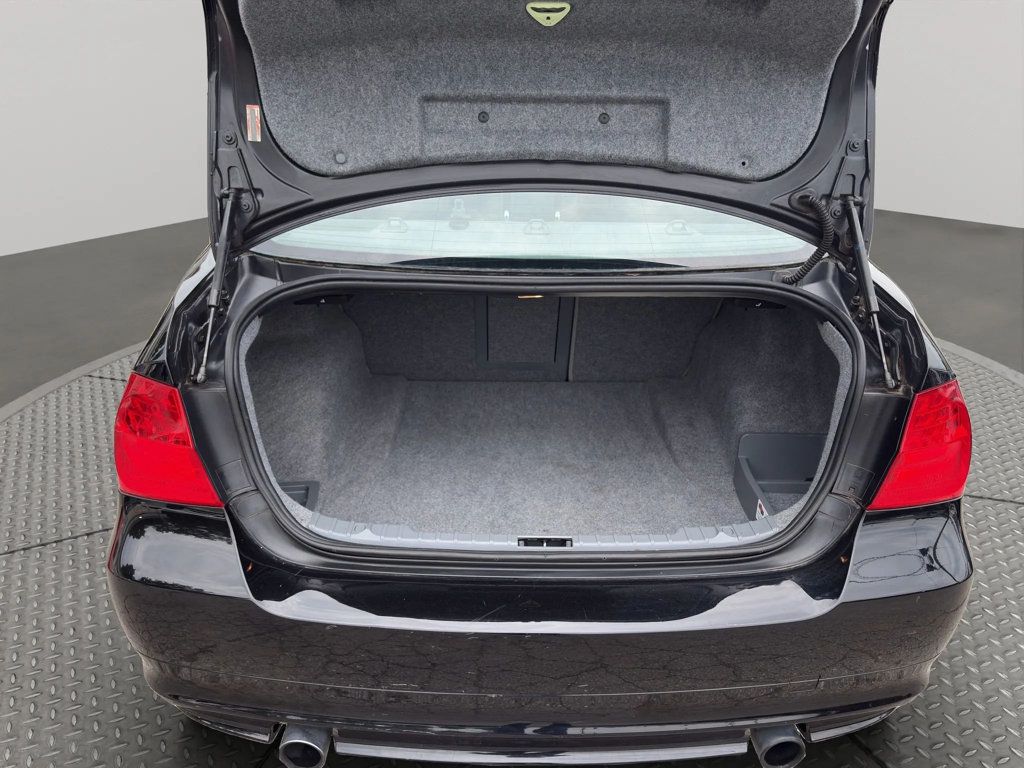 2011 BMW 3 Series 335i xDrive - 23016178 - 28