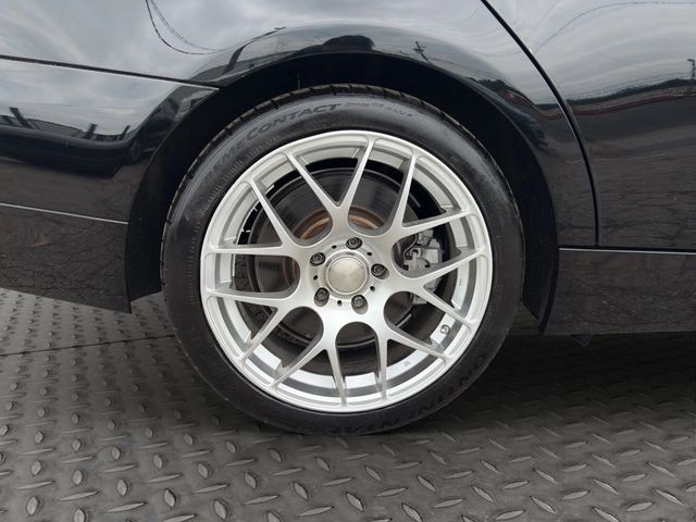 2011 BMW 3 Series 335i xDrive - 23016178 - 32