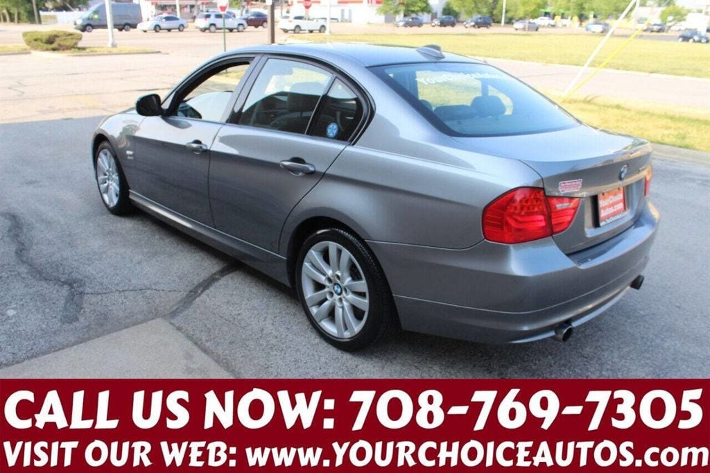 2011 BMW 3 Series 335i xDrive - 22632372 - 4