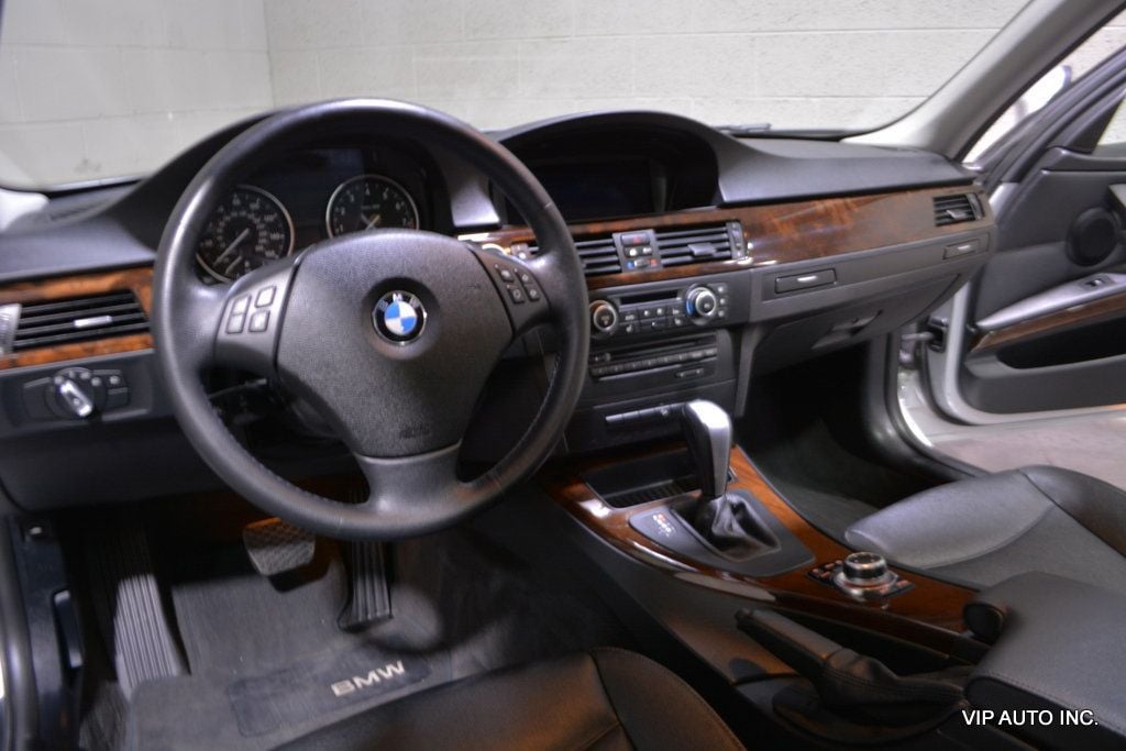 2011 BMW 3 Series 335i xDrive - 22385089 - 22