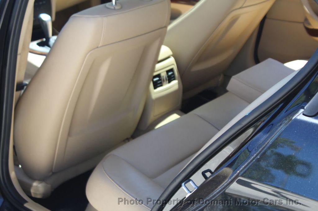 2011 Bmw 328i photo 18