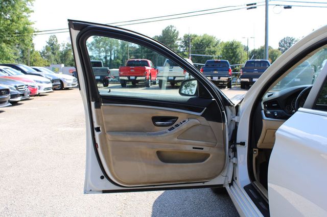 2011 BMW 5 Series 528i - 23067948 - 11