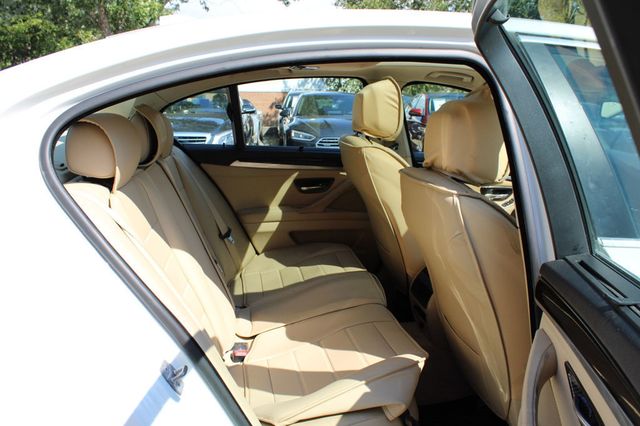 2011 BMW 5 Series 528i - 23067948 - 32