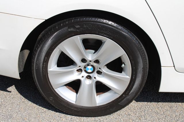 2011 BMW 5 Series 528i - 23067948 - 35