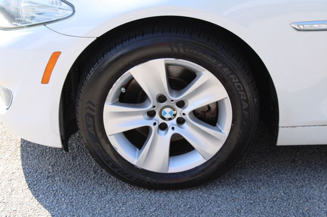 2011 BMW 5 Series 528i - 23067948 - 37