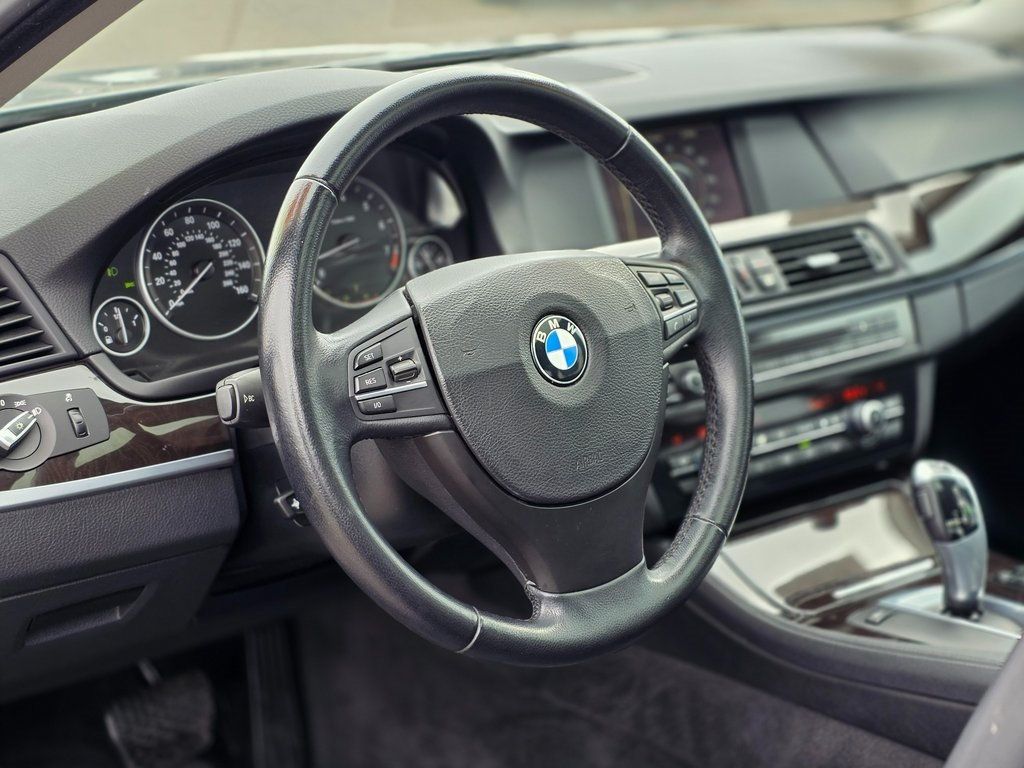 2011 BMW 5 Series 528i - 22968344 - 11
