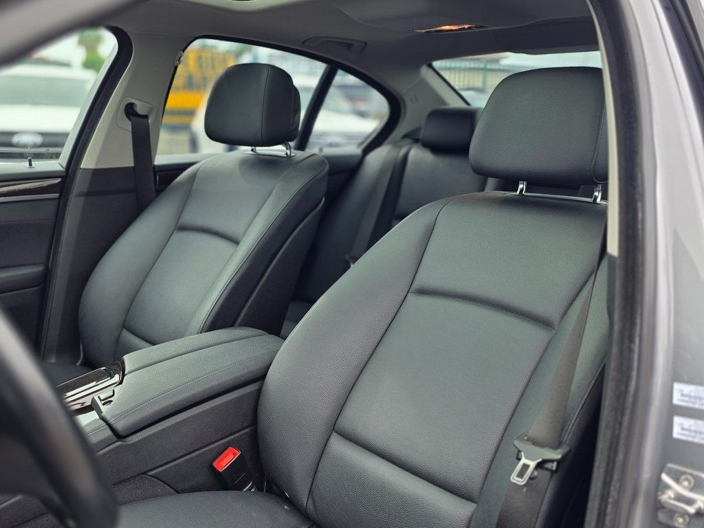 2011 BMW 5 Series 528i - 22968344 - 13