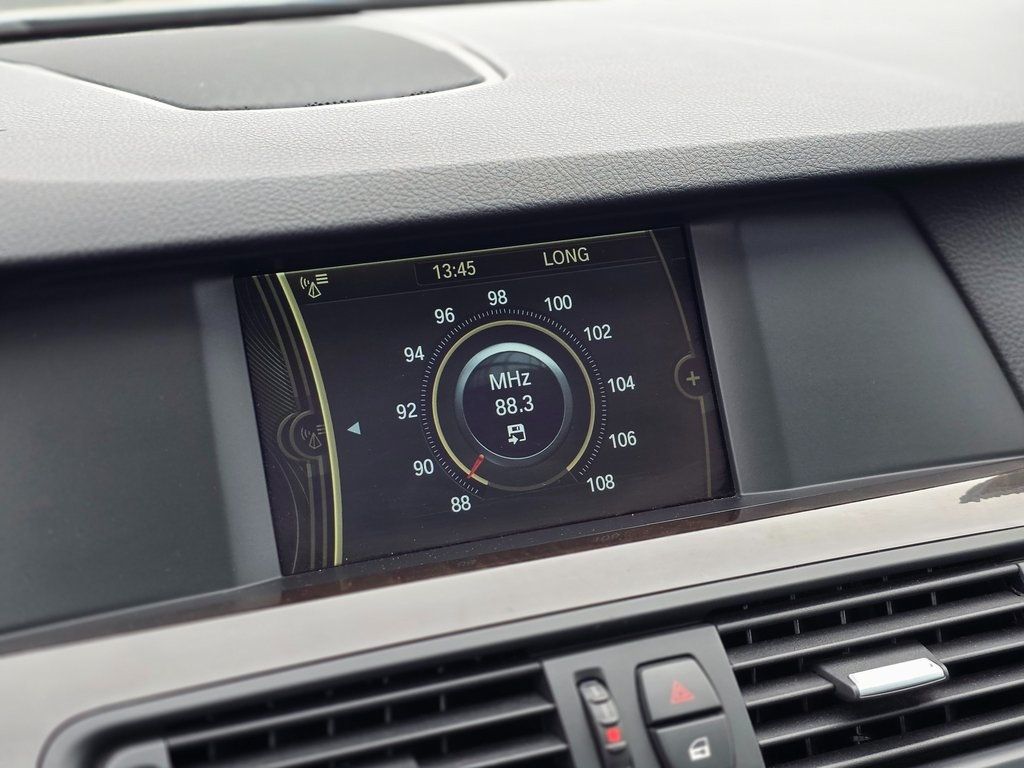 2011 BMW 5 Series 528i - 22968344 - 24