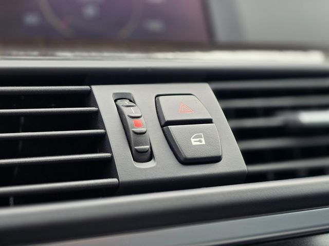 2011 BMW 5 Series 528i - 22968344 - 25