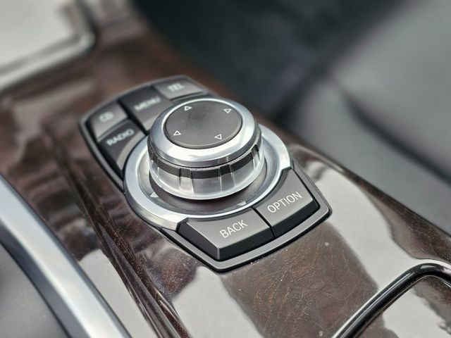 2011 BMW 5 Series 528i - 22968344 - 29