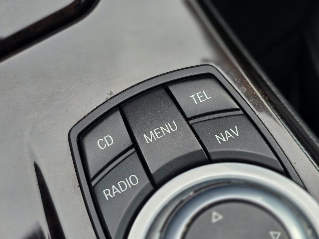 2011 BMW 5 Series 528i - 22968344 - 30