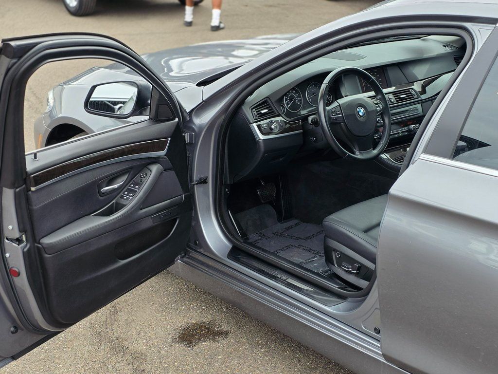2011 BMW 5 Series 528i - 22968344 - 38