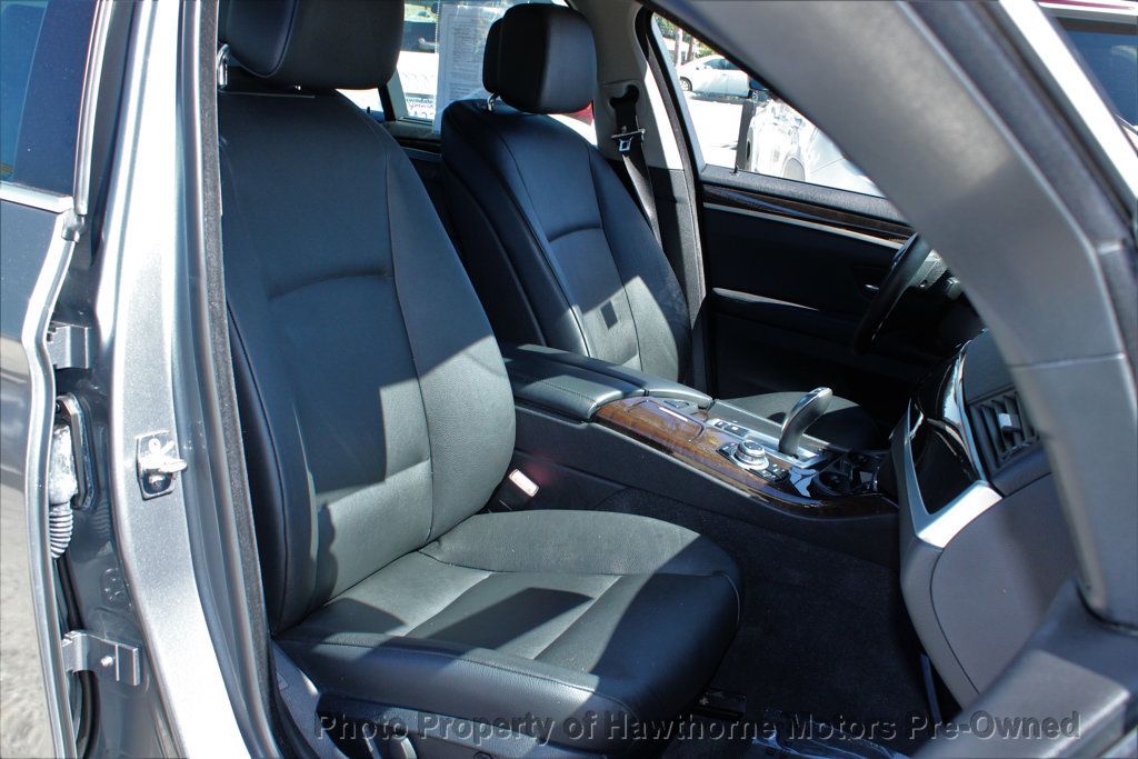 BMW 5 Series photo 11